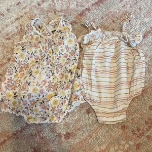 Set of two baby girls bubbles